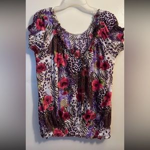 Floral Top 🌸free with purchase🌸